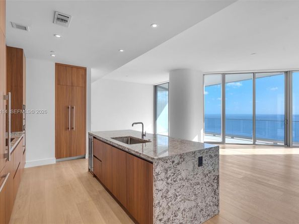 175 SE 25 Rd 3003, Miami FL 33129