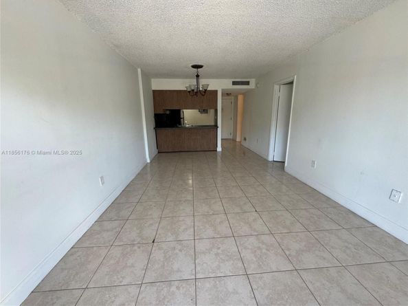 16465 NE 22nd Ave 205, North Miami Beach FL 33160