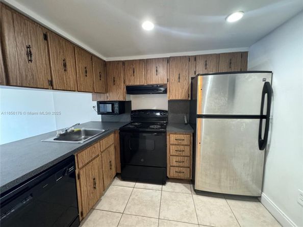 16465 NE 22nd Ave 205, North Miami Beach FL 33160