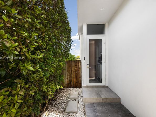 3655 SW 25th St 3655, Miami FL 33133