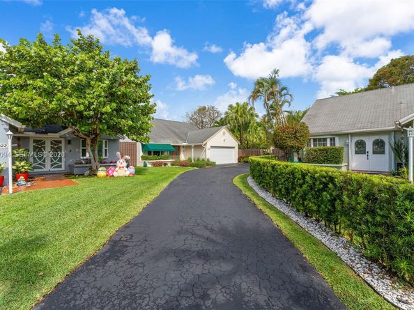 11018 SW 147th Pl, Miami FL 33196