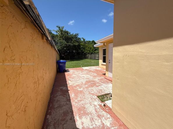 2651 Adams St, Hollywood FL 33020