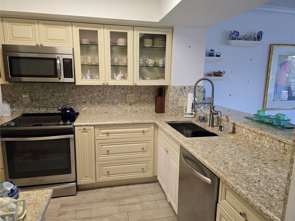 2880 NE 14th St Cswy 311, Pompano Beach FL 33062