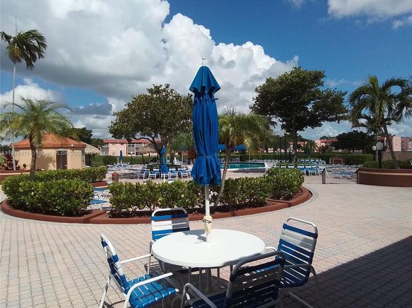 9581 Sunrise Lakes Blvd 202, Sunrise FL 33322