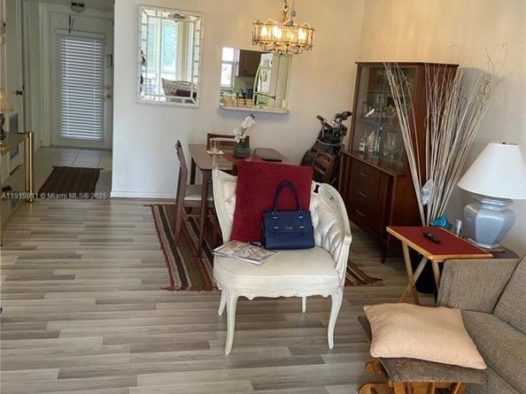 9581 Sunrise Lakes Blvd 202, Sunrise FL 33322