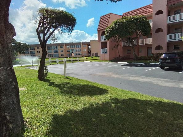 9581 Sunrise Lakes Blvd 202, Sunrise FL 33322