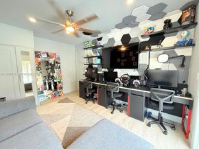 590 SW 178th Way, Pembroke Pines FL 33029