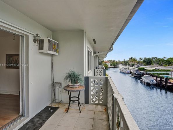 13105 Ixora Ct 319, North Miami FL 33181