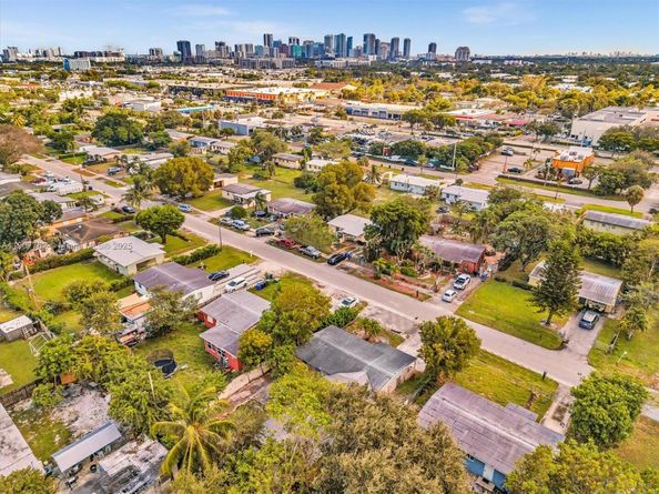 1307 NW 11 Street, Fort Lauderdale FL 33311