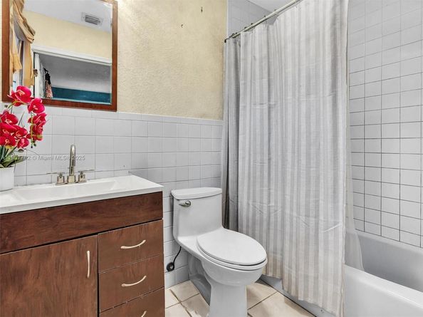 1307 NW 11 Street, Fort Lauderdale FL 33311