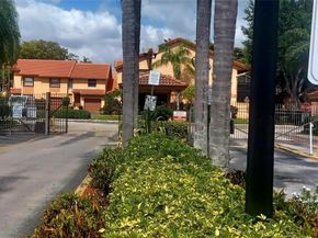 11282 SW 9th Ct, Pembroke Pines FL 33025