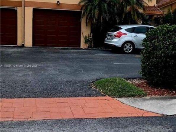 11282 SW 9th Ct, Pembroke Pines FL 33025
