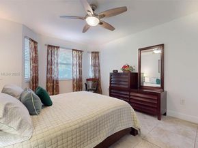 11282 SW 9th Ct, Pembroke Pines FL 33025