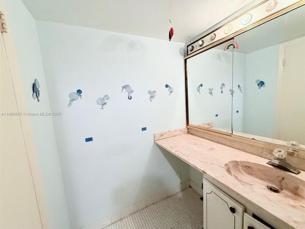 14525 N Kendall Dr 209J, Miami FL 33186