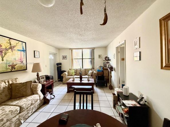 14525 N Kendall Dr 209J, Miami FL 33186