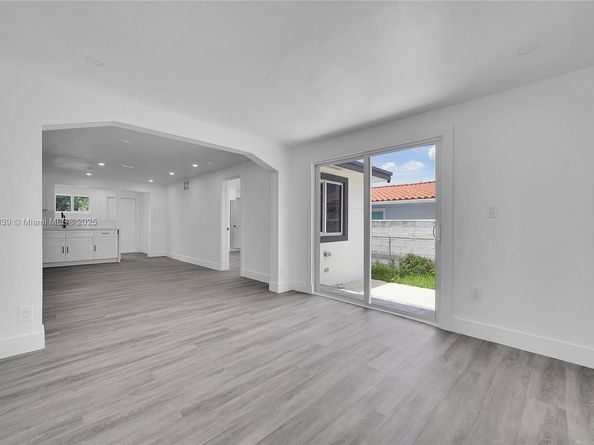 5658 SW 1st St, Miami FL 33134