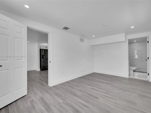 5658 SW 1st St, Miami FL 33134