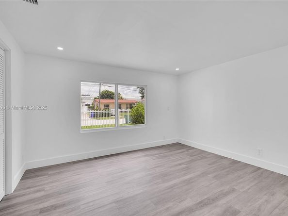 5658 SW 1st St, Miami FL 33134