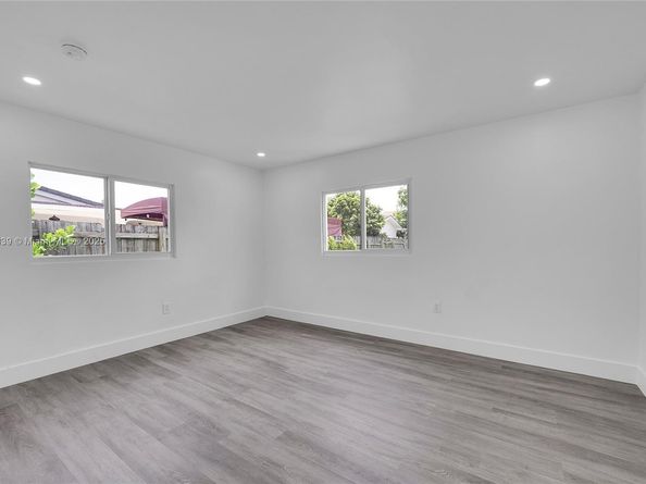 5658 SW 1st St, Miami FL 33134