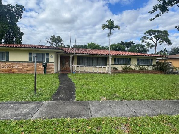 395 NW 123rd St, North Miami FL 33168
