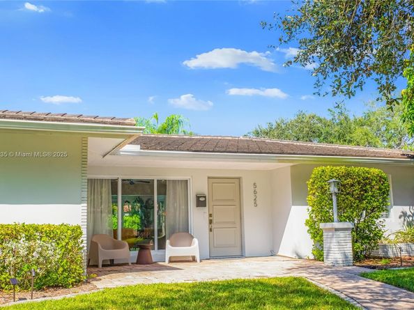 5625 Monroe St, Hollywood FL 33023