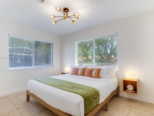 5625 Monroe St, Hollywood FL 33023
