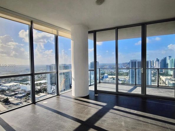 1100 Biscayne Blvd 3708, Miami FL 33132