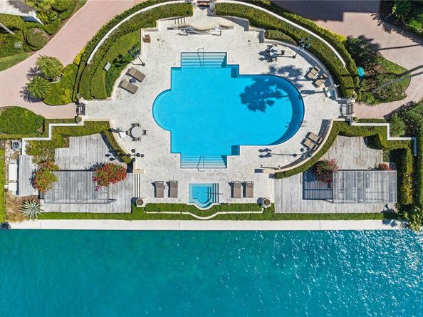 5242 Fisher Island Dr 5242, Miami Beach FL 33109