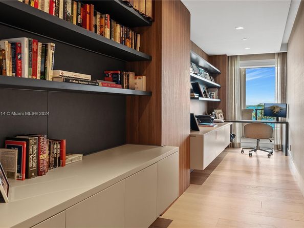 5242 Fisher Island Dr 5242, Miami Beach FL 33109