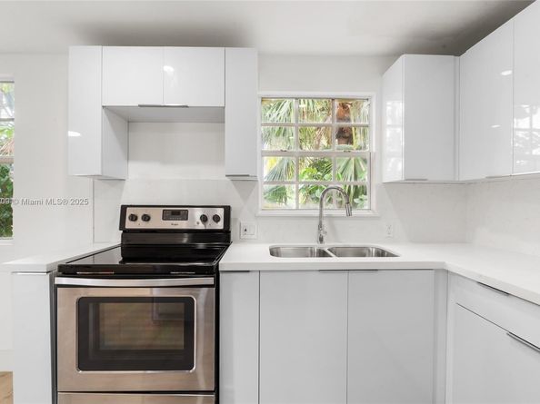 2385 SW 17th St, Miami FL 33145