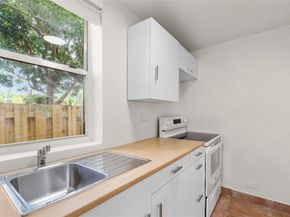 2385 SW 17th St, Miami FL 33145