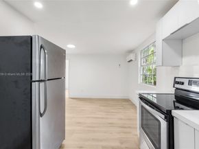 2385 SW 17th St, Miami FL 33145