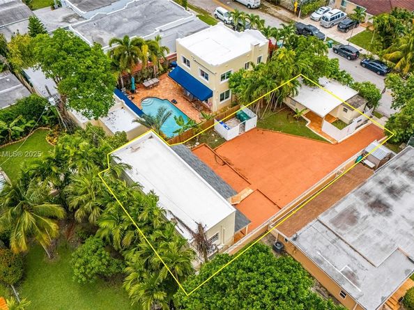 2385 SW 17th St, Miami FL 33145