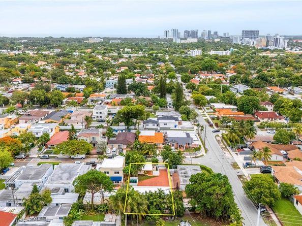 2385 SW 17th St, Miami FL 33145