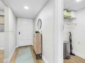 6100 S Falls Cir Dr 101, Lauderhill FL 33319