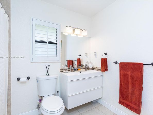 Undisclosed Address #A11864161, Tamarac FL 33319