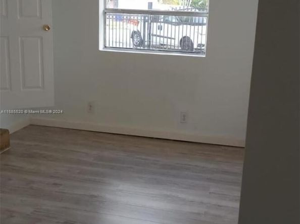 1419 NW 44th St, Miami FL 33142