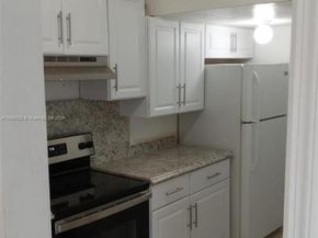1419 NW 44th St, Miami FL 33142
