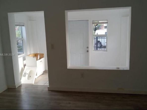 1419 NW 44th St, Miami FL 33142