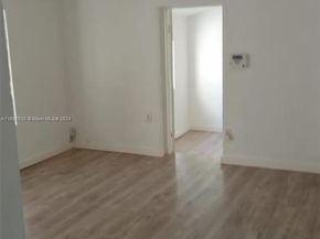 1419 NW 44th St, Miami FL 33142