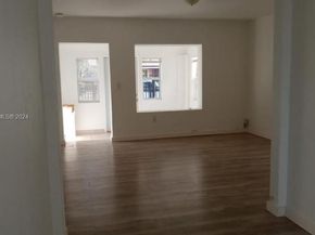 1419 NW 44th St, Miami FL 33142