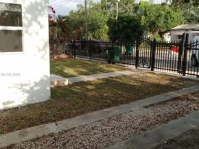 1419 NW 44th St, Miami FL 33142