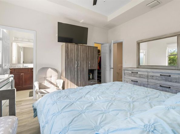 3272 W 92nd Pl, Hialeah FL 33018