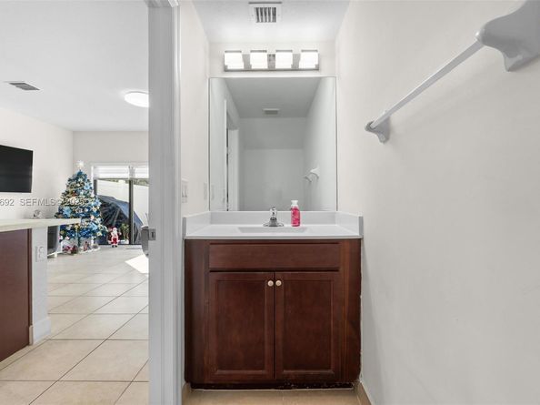 3272 W 92nd Pl, Hialeah FL 33018