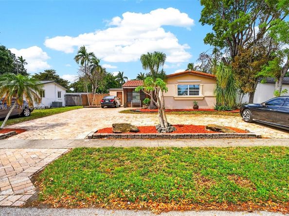 6551 Sherman St, Hollywood FL 33024