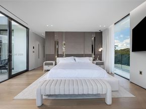 1045 W 47th Ct, Miami Beach FL 33140