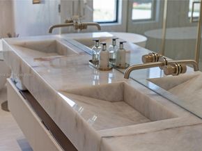 1045 W 47th Ct, Miami Beach FL 33140