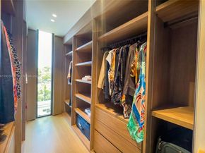 1045 W 47th Ct, Miami Beach FL 33140