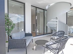 1045 W 47th Ct, Miami Beach FL 33140