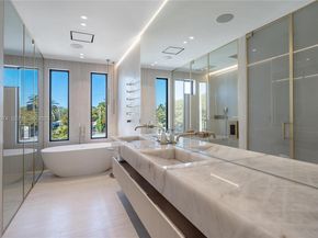 1045 W 47th Ct, Miami Beach FL 33140